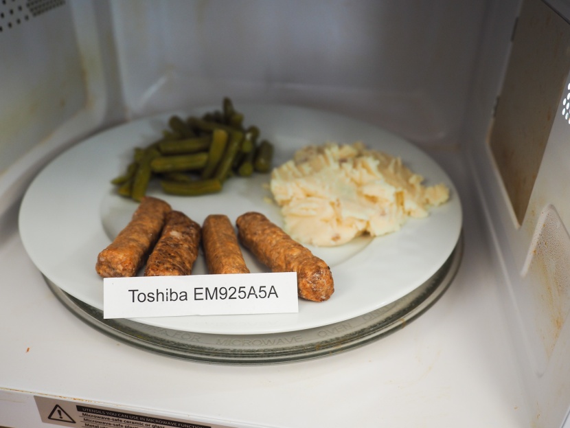 toshiba em925a5a - this appliance did a good job of heating up different types of food...