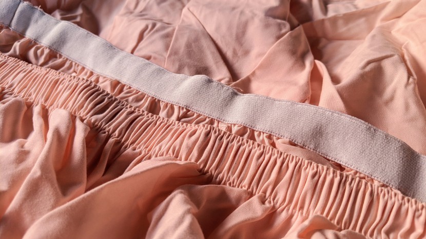 the amazonbasics sheet has by far the burliest elastic band of any...