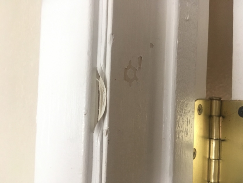 the hakeno pull up bar can crush your doorway trim if you're not...