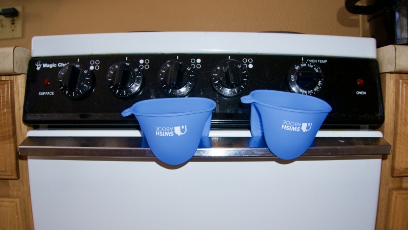 oven mitts - easy and convenient. these 1/2 mitts are ready to go to work on less...