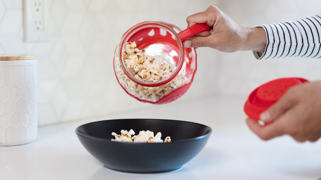 This Glass Popcorn Maker Belongs in Your Kitchen Laboratory