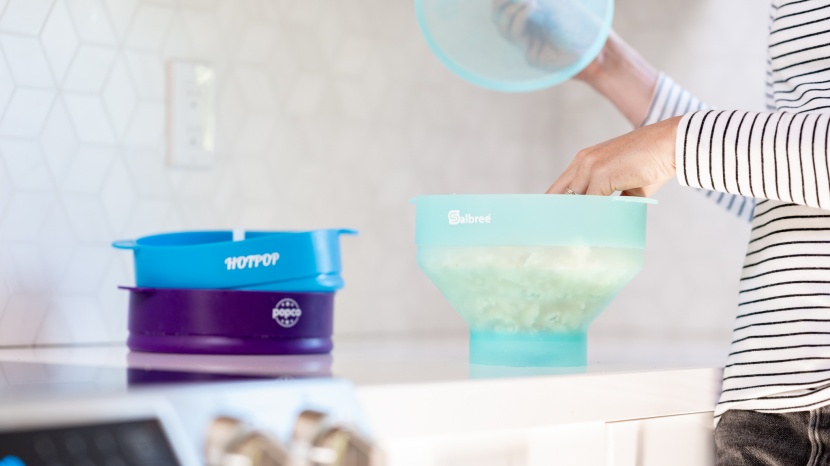 popcorn popper - the salbree&#039;s silicone construction made it easy to go from...