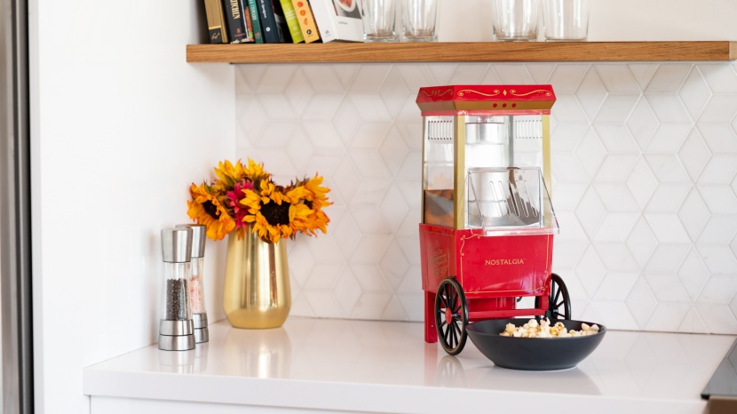 popcorn popper - this whimsically styled machine made okay popcorn, but wasn&#039;t our...