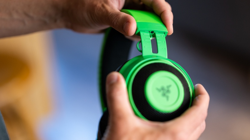 razer kraken - the cooling gel and heat transfer fabric do help keep your ears from...