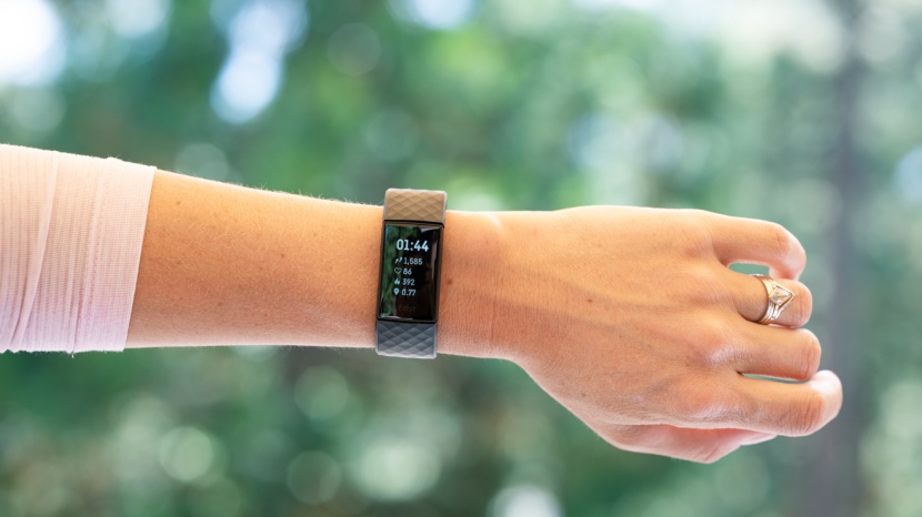 fitbit charge 4 - the diamond pattern on the wristband is a nice touch stylistically.