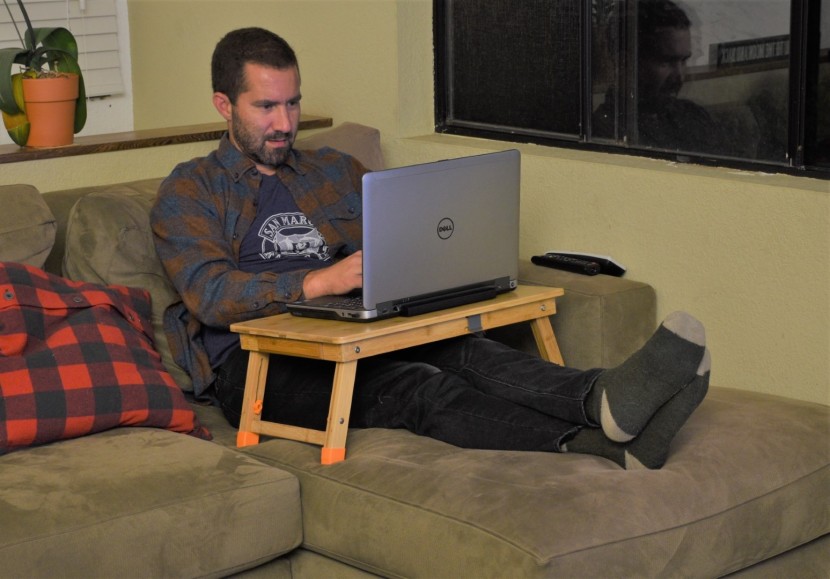 lap desk - the nnewvante&#039;s rubber leg caps help keep it from sliding around.