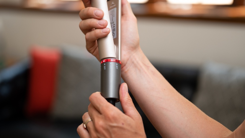 testing out the twist interface on this iron.