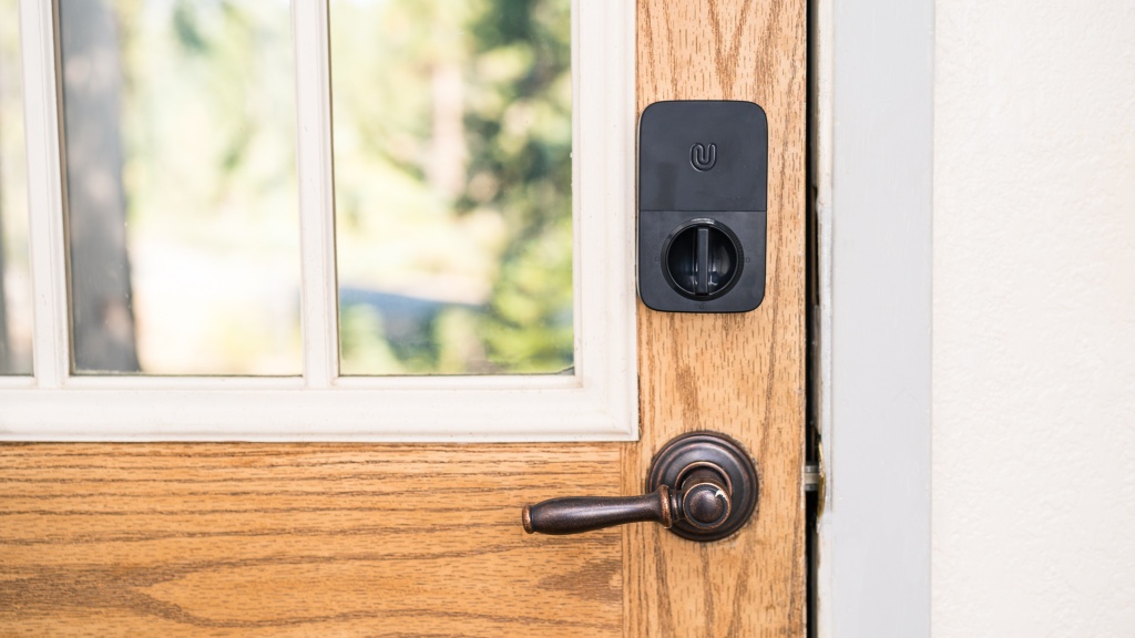 ultraloq u-bolt pro - the sleek interior face.