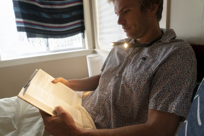 book light - not uncomfortable after long hours of use, the glocusent rests...
