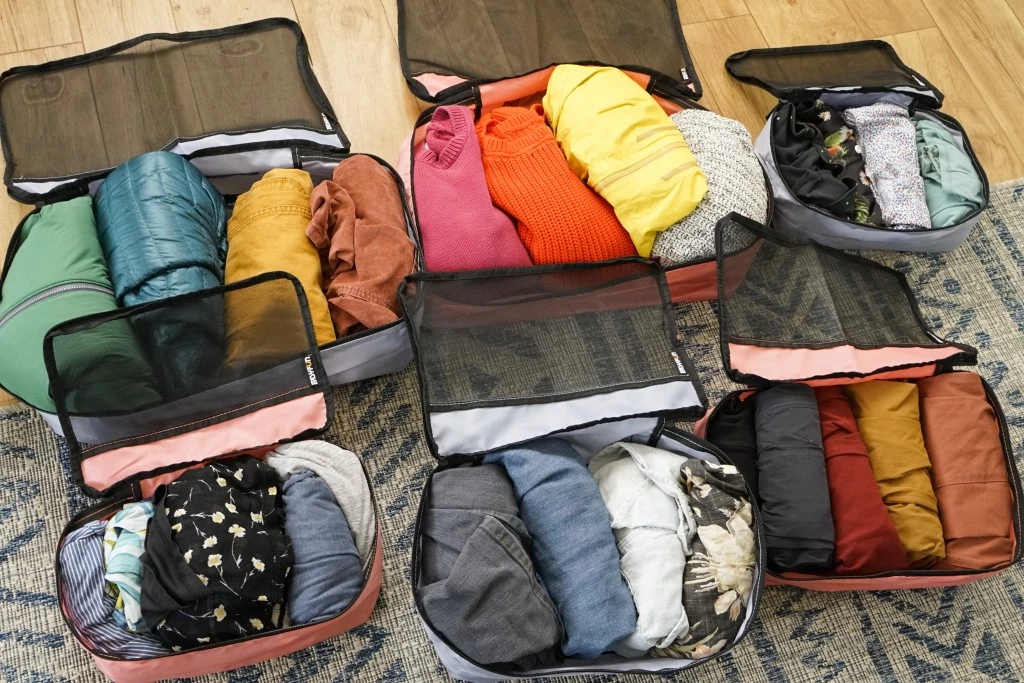 packing cubes - the easyfun has extra large packing cubes that can fit many items.