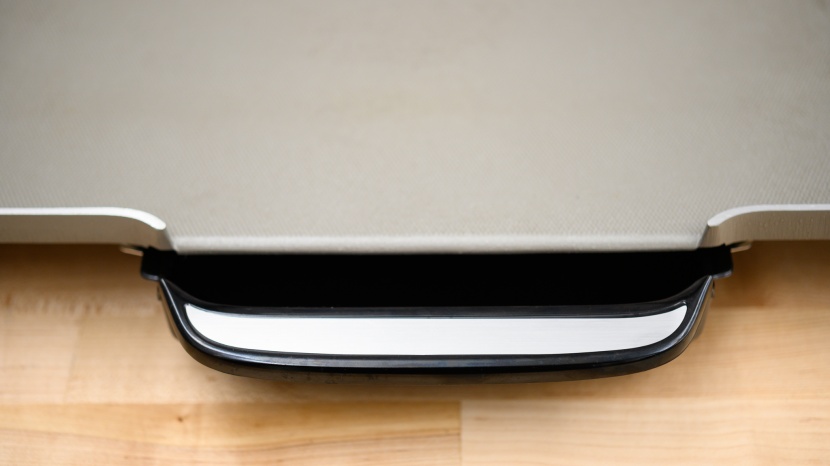 presto ceramic 22-inch electric - the well-functioning and easily removable grease cup is easy to clean.