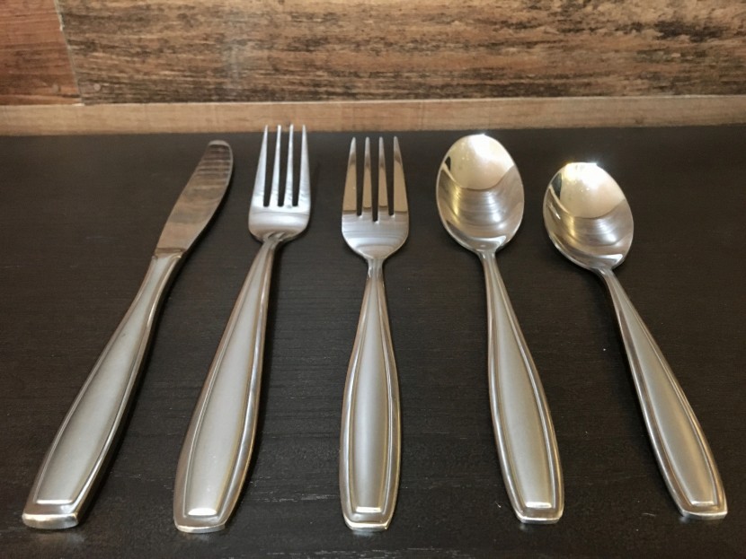 this set has a great weight to it and nicely shaped handles, but the...