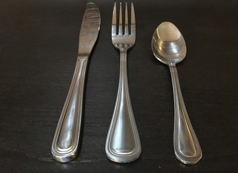this was one of the more basic sets we tested with just a knife...