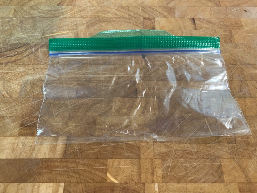 food storage bags - the ziploc snack bag is a handy option for packing school or work...