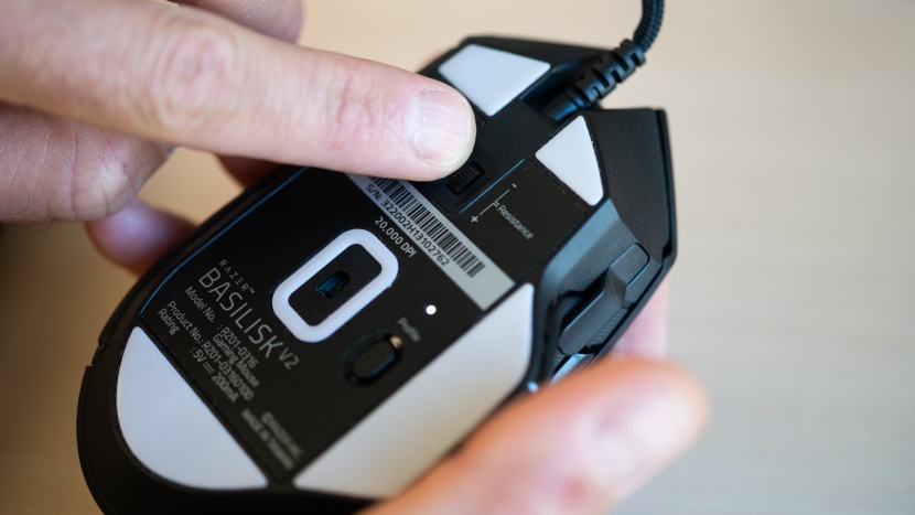 razer basilisk v2 - this unit boasts every feature that a serious gamer could want...