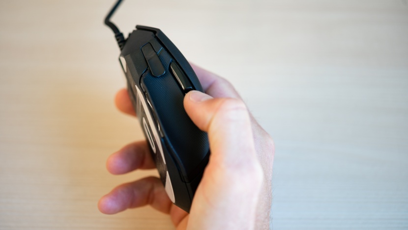 razer basilisk v2 - the basilisk v2 strikes a nice balance between having a relatively...