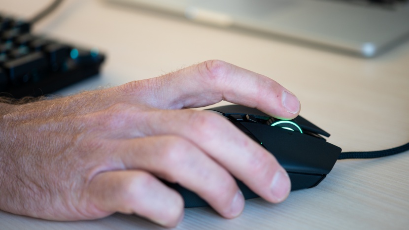 razer basilisk v2 - from the adjustable scroll wheel with the tilt switch, to the...