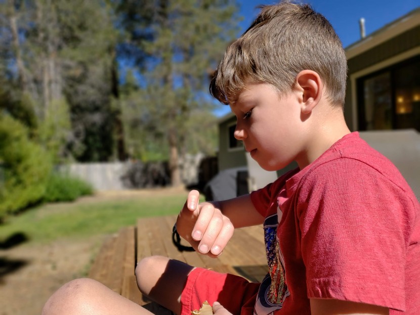 kids electronics - easy to read watch face captures attention.
