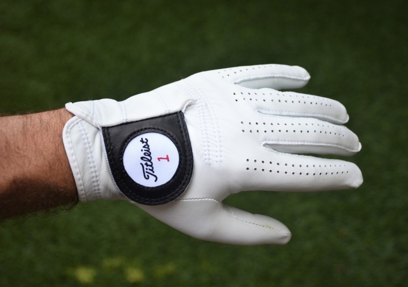 golf glove - the titleist players glove has top-notch materials, construction...