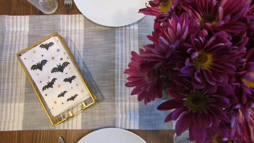 napkin holder - this towel caddy has a beautiful golden design.