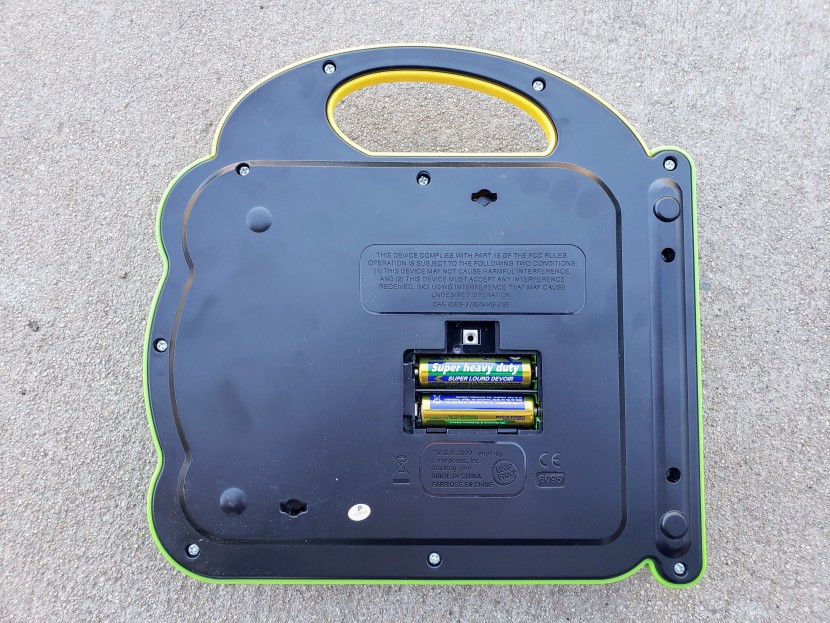 kids electronics - we didn&#039;t need to change these 2 aa batteries for quite some time...