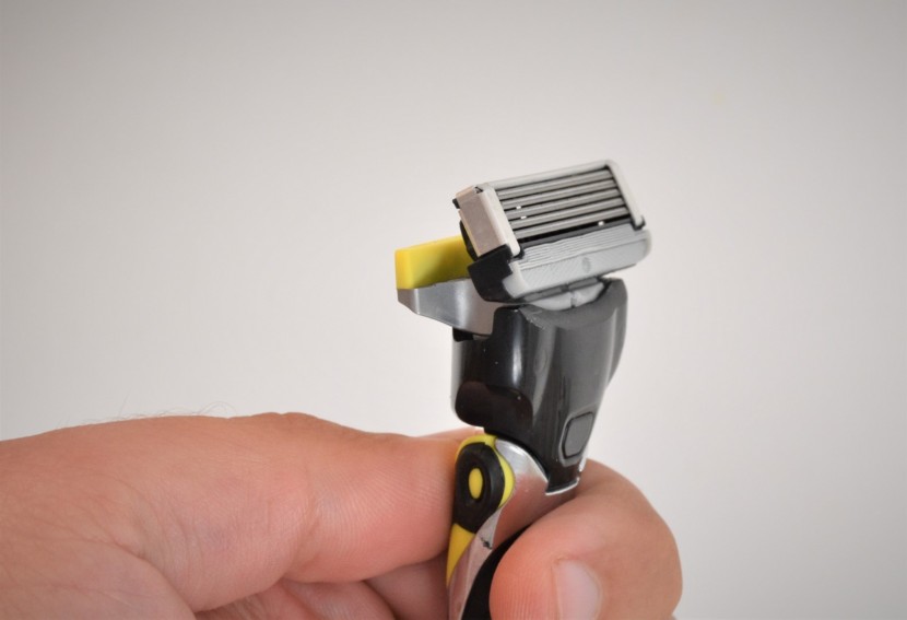 the upper hydrating strip flips away to provide more precise control...