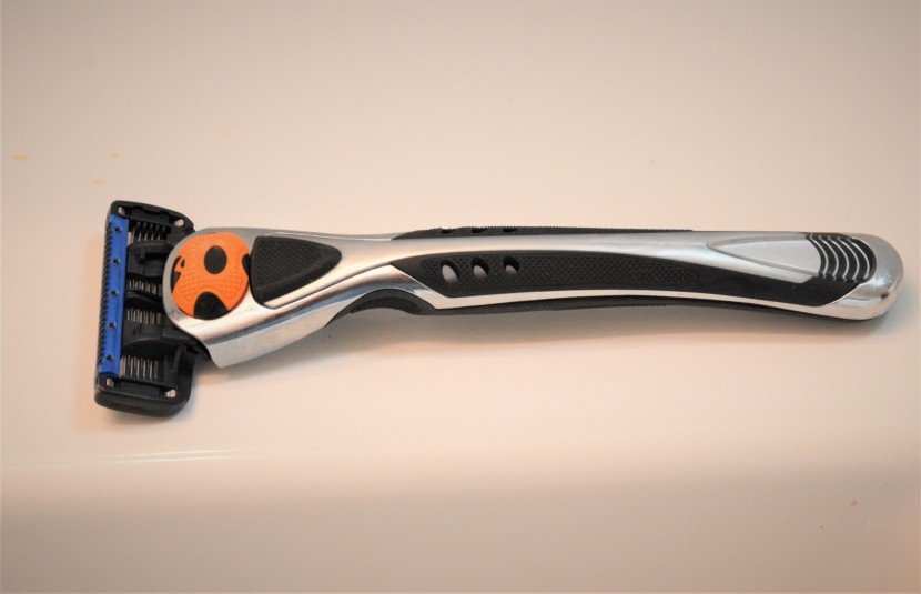 the solimo has a comfortable, nicely weighted handle with a...