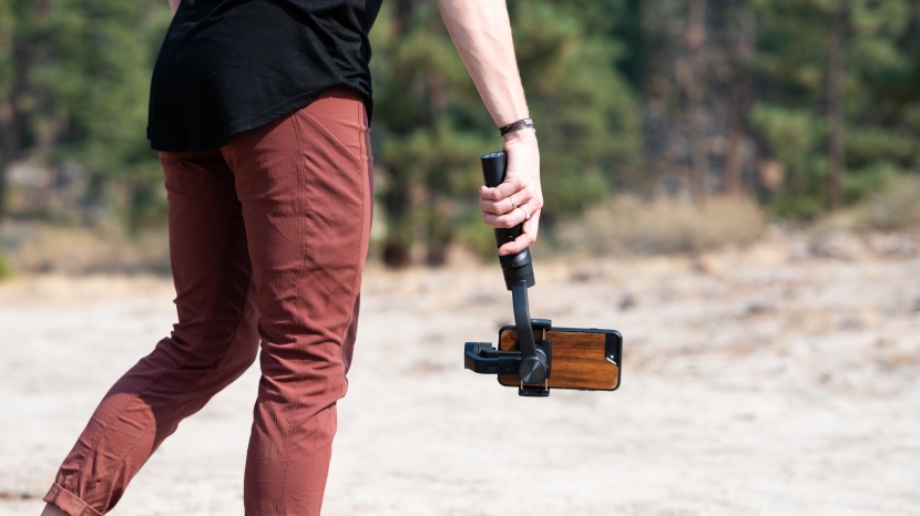 smartphone gimbal - the hohem isteady mobile plus has the ability to shoot in a wide...