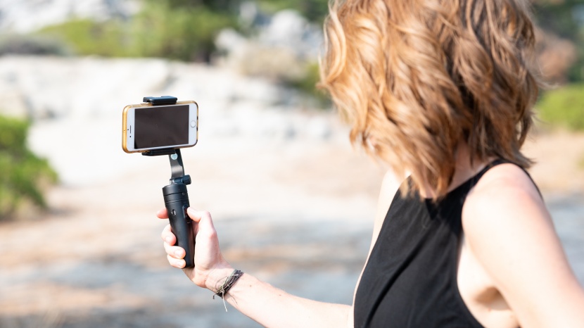 iphone gimbal - this iphone gimbal balances automatically making it quick and easy...