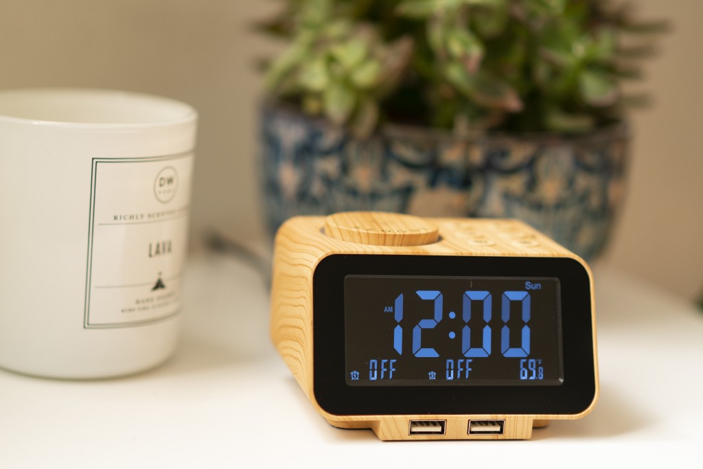 Kids Alarm Clock Bluetooth Speaker Bedside Alarm Clock,mirror