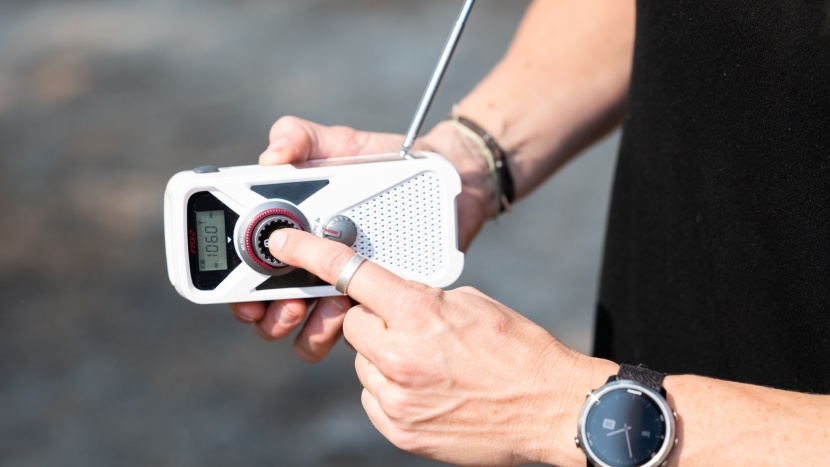 the eton hand turbine has a solitary button for all programming...