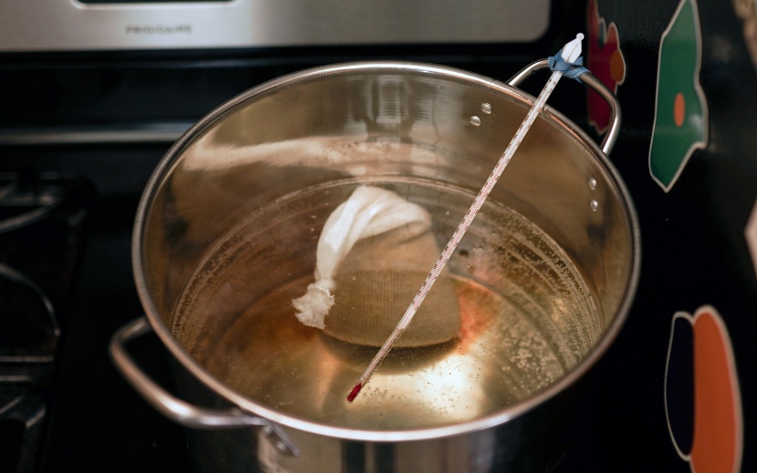 home brewing kit - the kettle that comes with the northern brewer brew share enjoy kit...