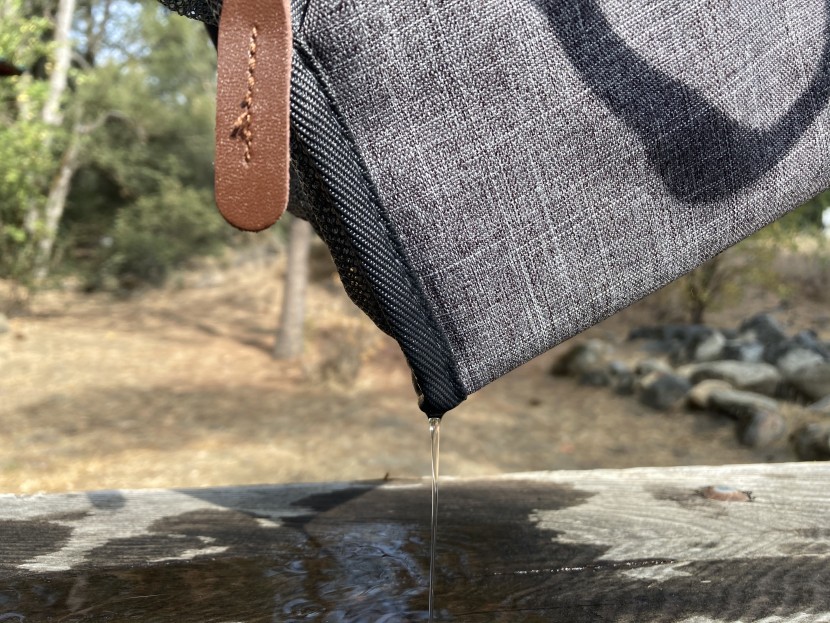 lunch box - the lokass lunch tote liner is not leakproof.