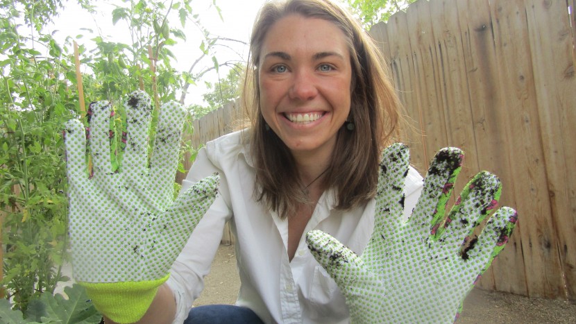 gardening gloves - the g and f 1852-3 glove come with pvc dots for grip and protection.