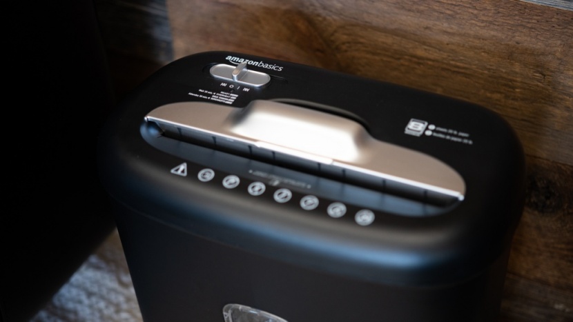 amazon basics 8-sheet cross-cut - the amazonbasics 8-sheet cross-cut is impressively fast.