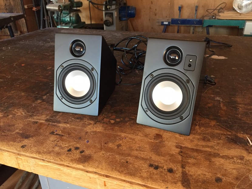 bookshelf speaker - the vanatoo speakers have an interesting look, and are easy to use...