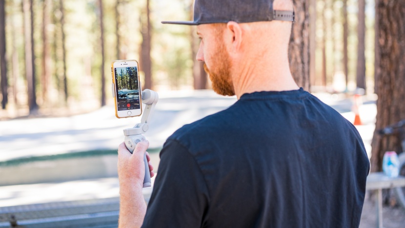 it's very convenient to not have to disconnect the phone to switch...