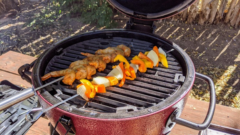 charcoal grill - the ideal size for grill-kabobs, the akorn jr. offers high precision...