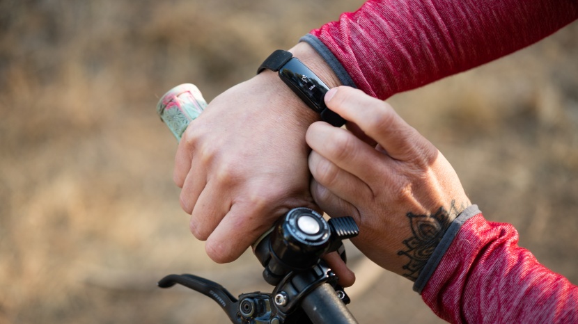 fitbit inspire 2 - the inspire 2 is quite easy to operate.