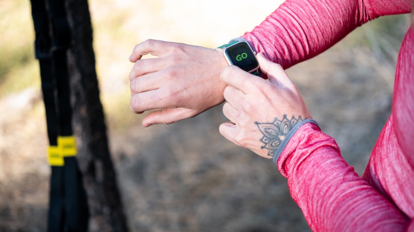 letsfit id205l - this tracker also has physical buttons in addition to the touchscreen.