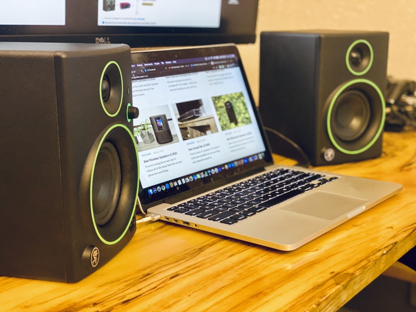 computer speaker - the mackie studio monitor cr4bt offers top-tier sound quality.