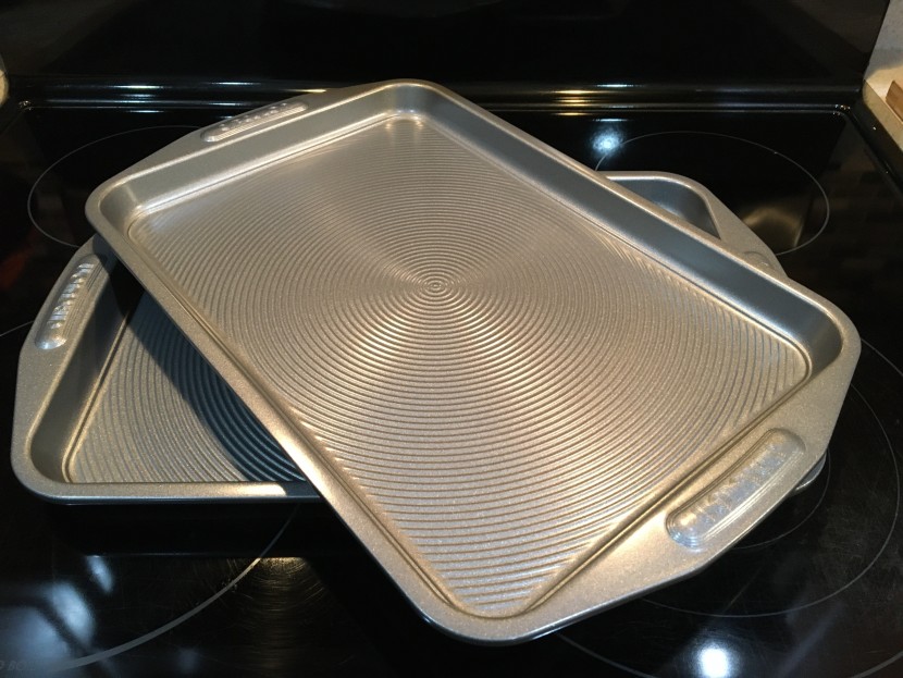 integrated handles make turning the pan in the oven and taking it in...