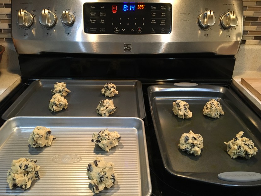 testing how each pan bakes cookies.