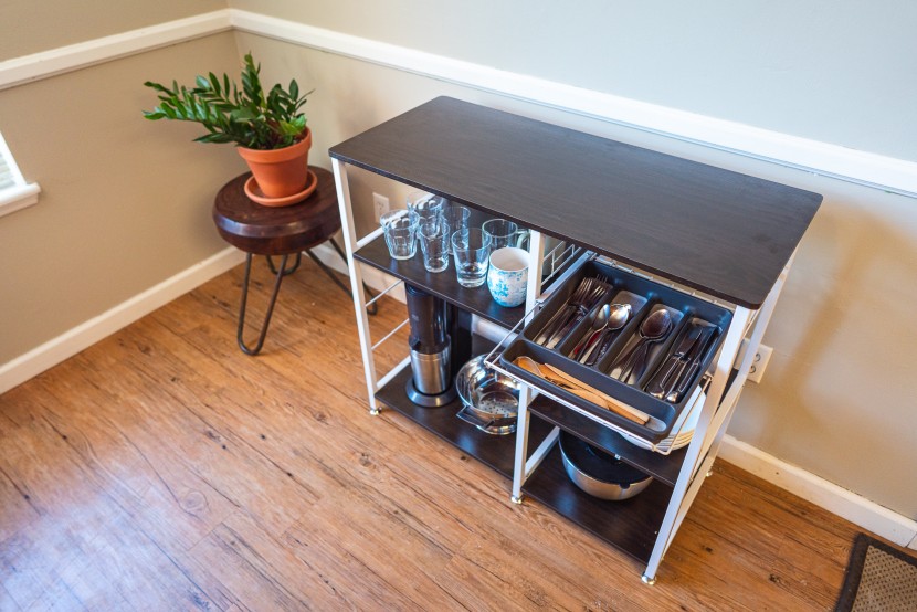 bakers rack - a nice option for the open storage of dishware.