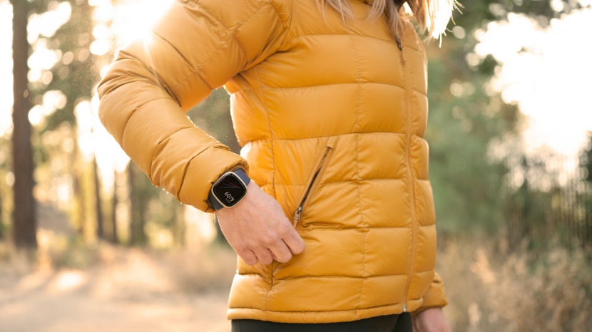 fitbit versa 3 - we found the display to be very eye-catching.