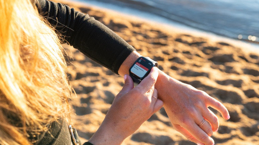 apple watch series 6 - this watch displays calendar notifications, as well as most push...