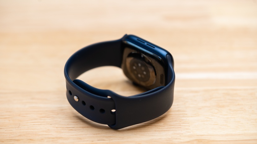 apple watch series 6 - we found it very easy to swap wristbands on this model.