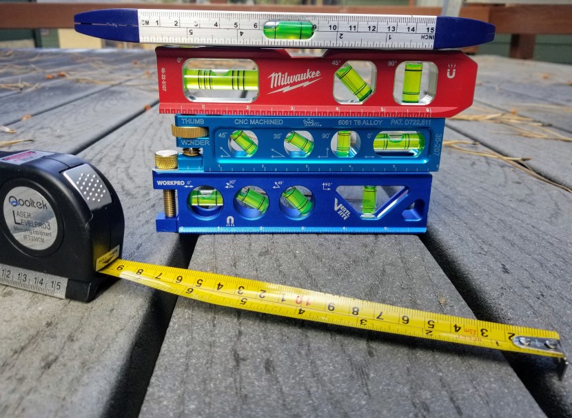 the qooltek model includes a handy tape measure.