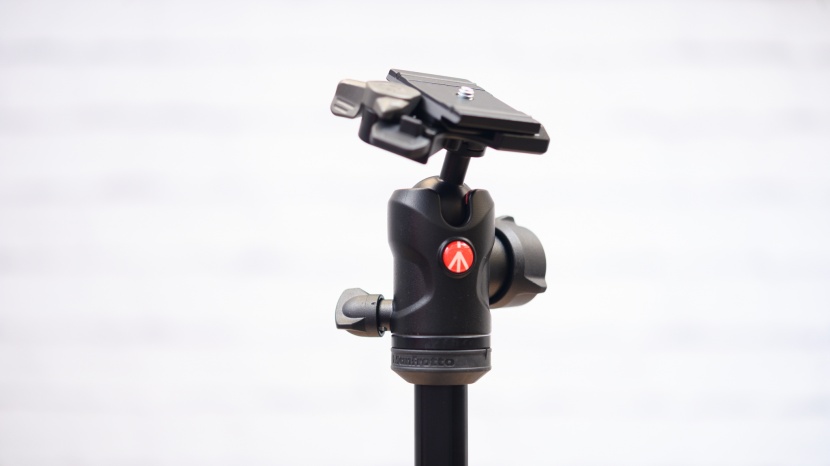 travel tripod - the head on the manfrotto befree moves smoothly and evenly.