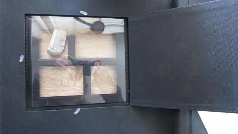 the protective plastic for the front photo insert in the recutms...